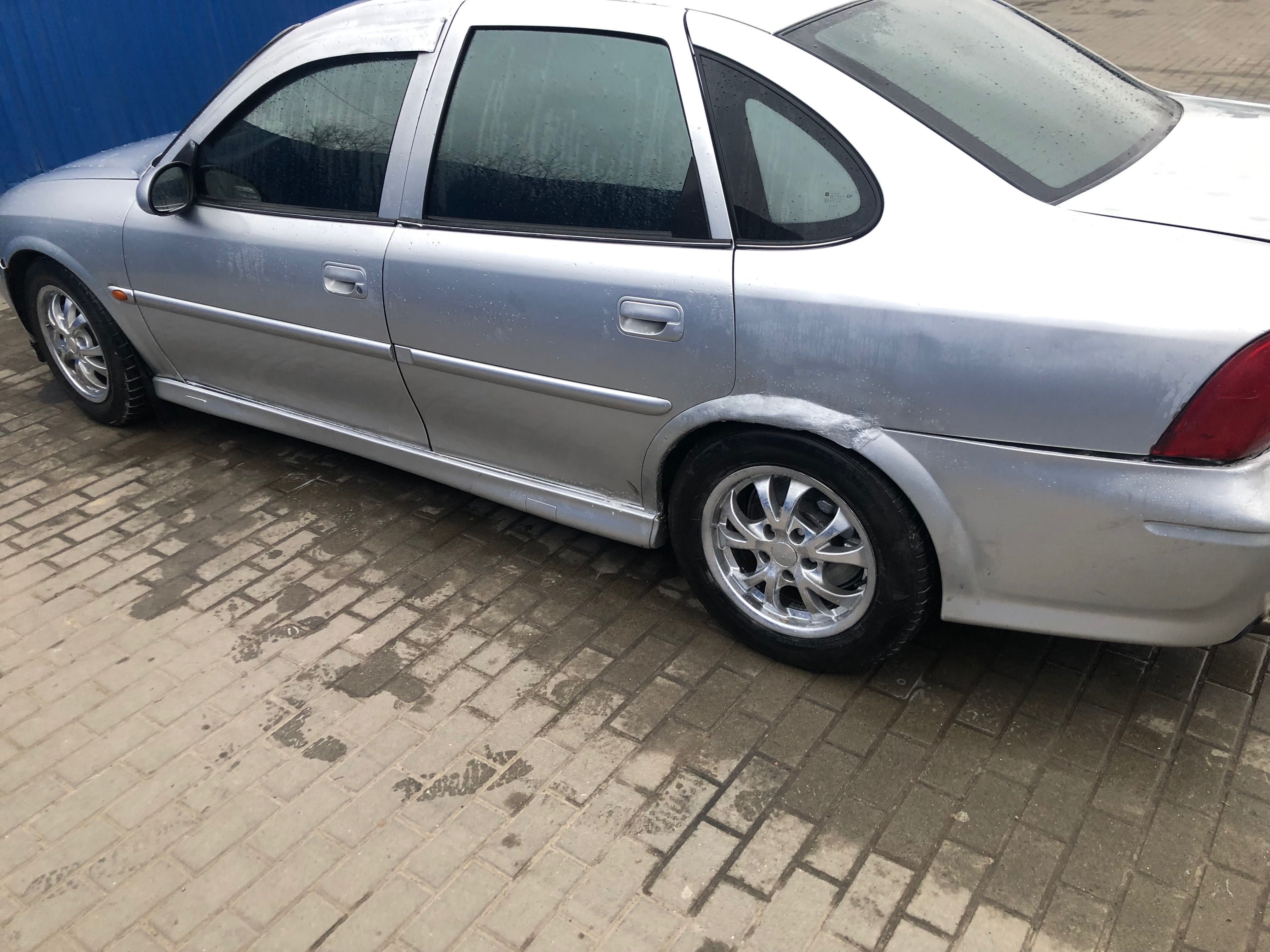 Продажі Opel Vektra B