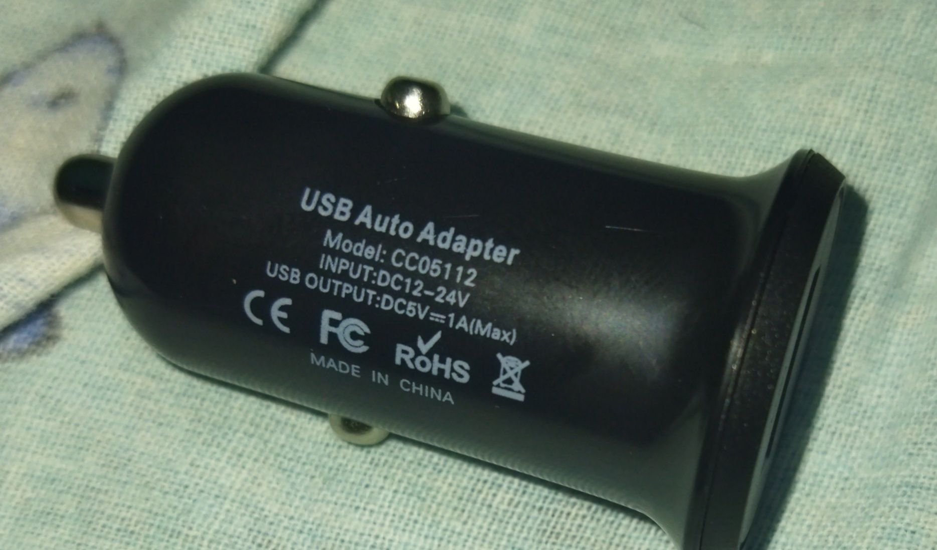 Автомобильное зарядное устройство-usb адаптер Nomi
