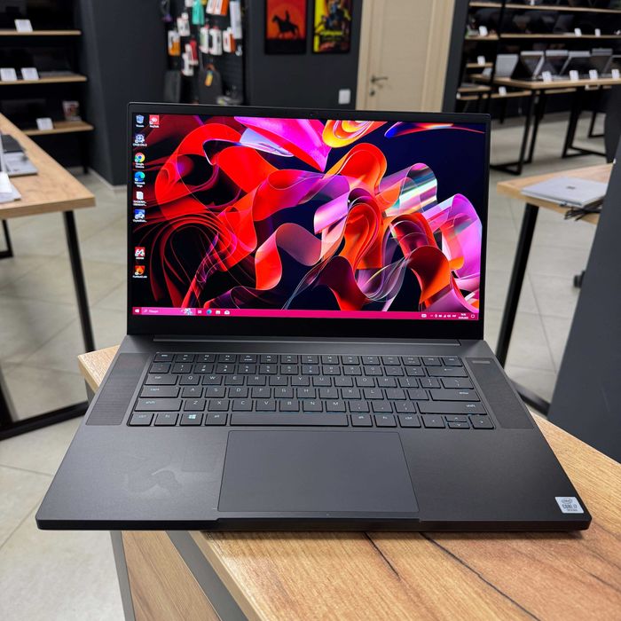 Ігровий Razer Blade [144 Гц] - i7 10750H/RTX 3070 8 GB/16 GB/256 NVME