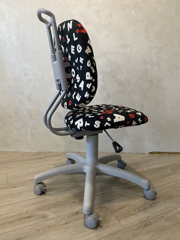 Дитяче ортопедичне крісло fun desk / Детский стул