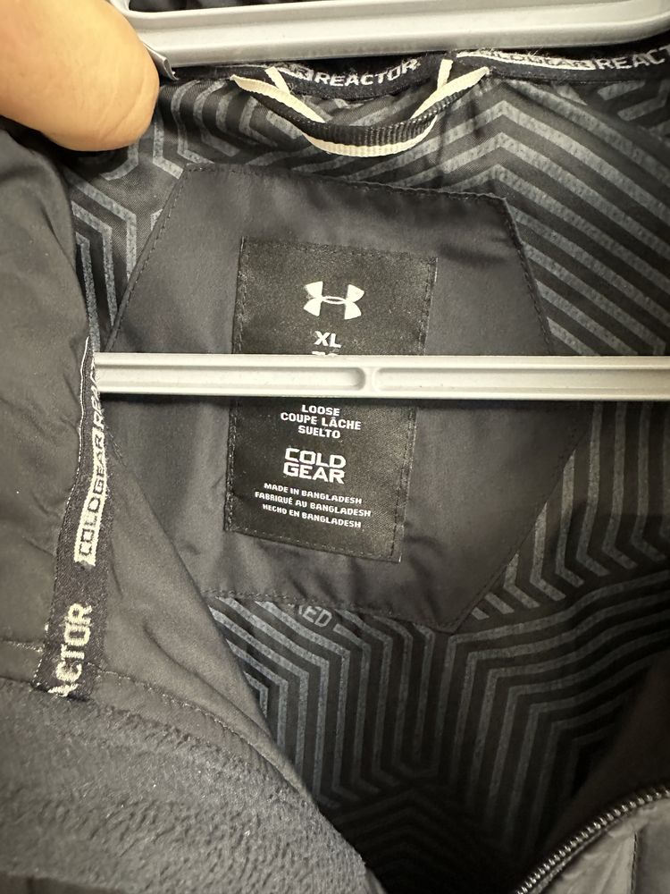 Кофта куртка Under Armour розмір ХЛ!