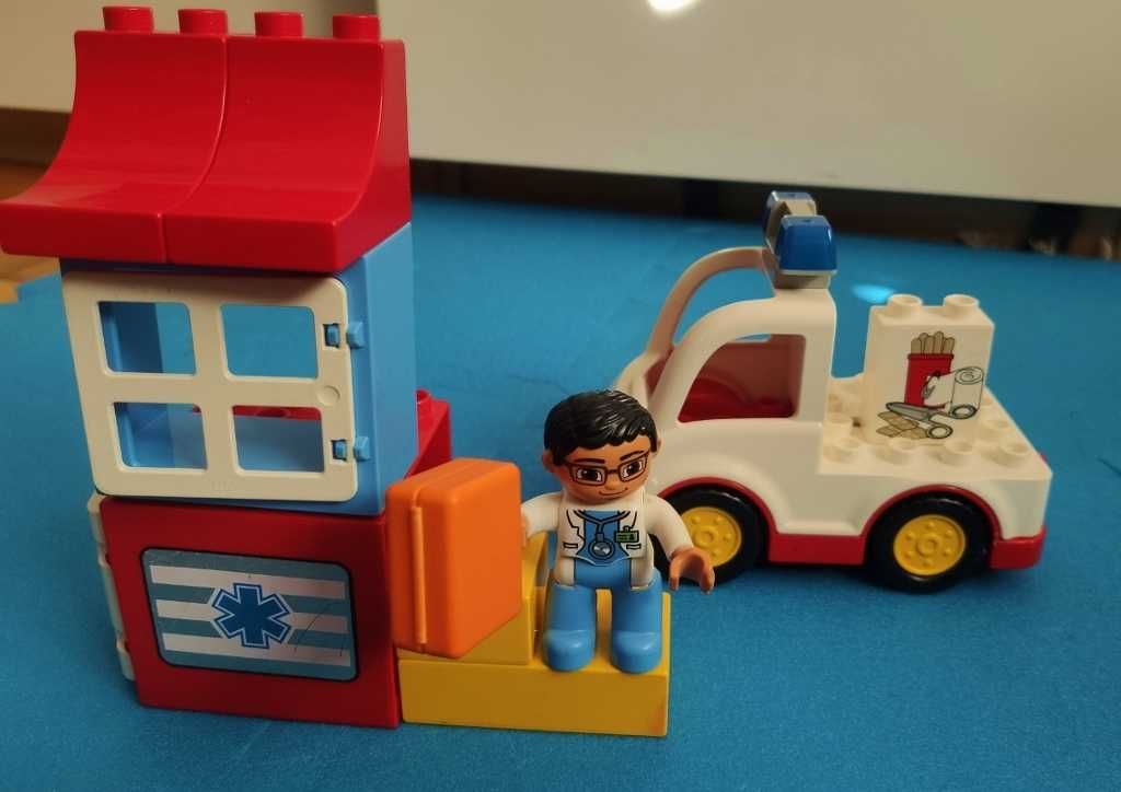 Klocki Lego Duplo ambulans karetka lekarz 10527