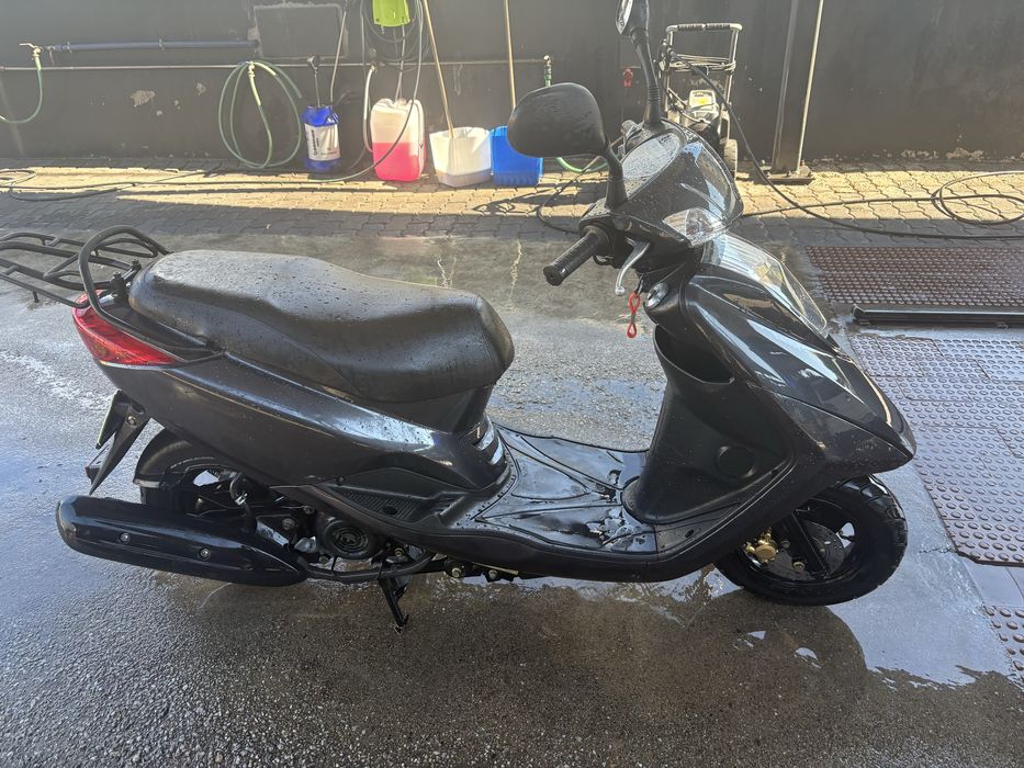 Yamaha 125 Vity ( Barata , fiável e económica  )