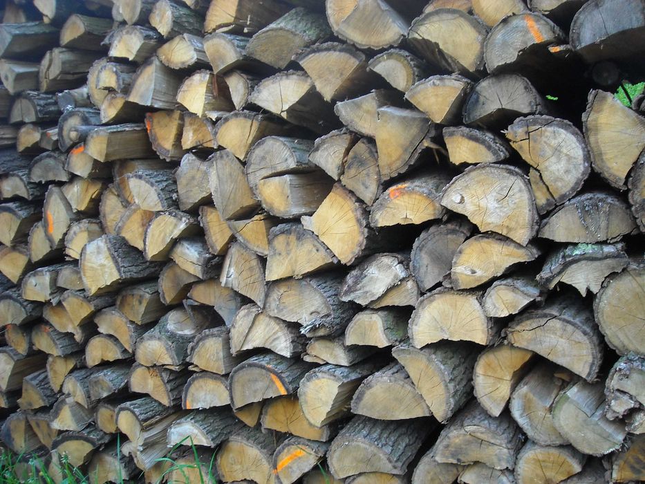 Drewno kominkowe sezonowane 2 -lata Suche Buk Dąb Brzoza Akacja Sosna