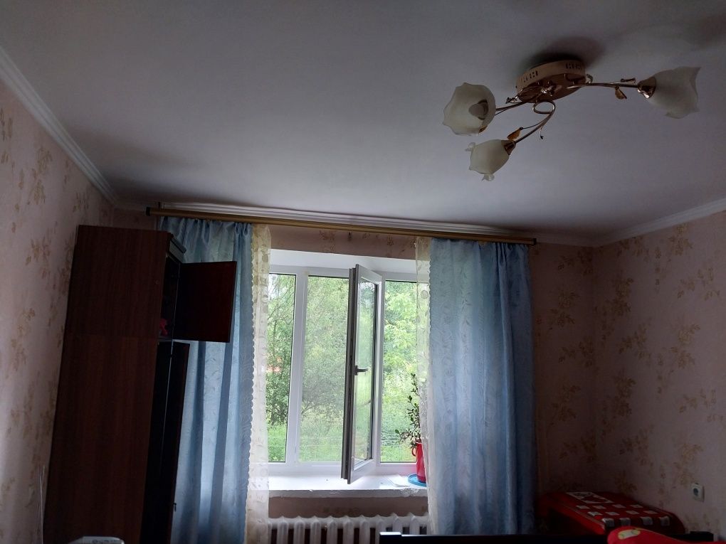 Продам 2-х кімнатну квартиру