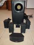 Sistema BOSE Acoustimass 10 com satélites Jewel e suportes