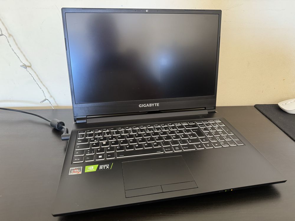 Laptop Gigabite A5 RTX3060