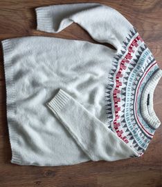 Sweterek w stylu skandynawskim