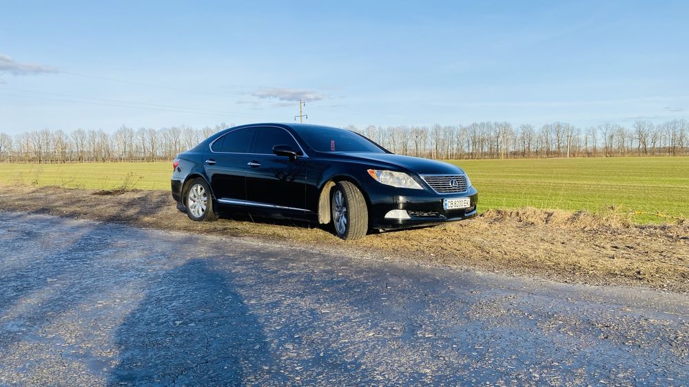 Lexus LS 460 в чудовому стані