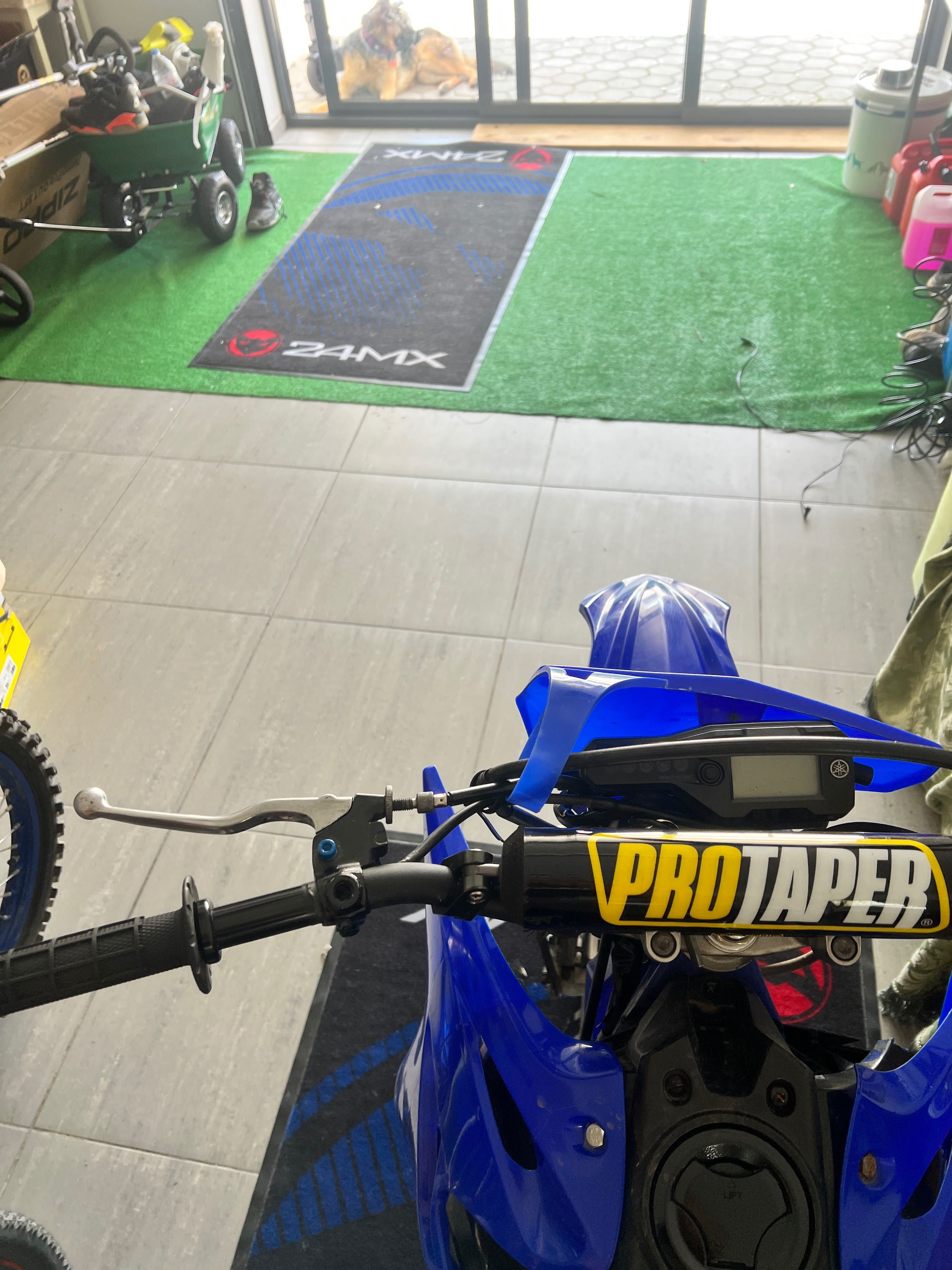 Yamaha wr125r 2016 12kw  
 120 km/h ótima moto troca por yz250f/125