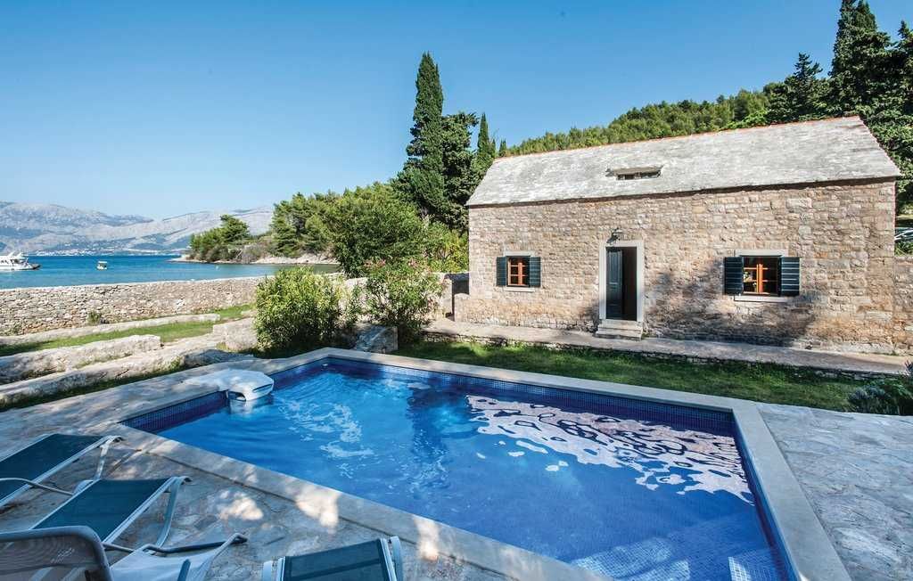 Chorwacja, wyspa Brac, domek z basenem dla 6 osób, blisko plaży