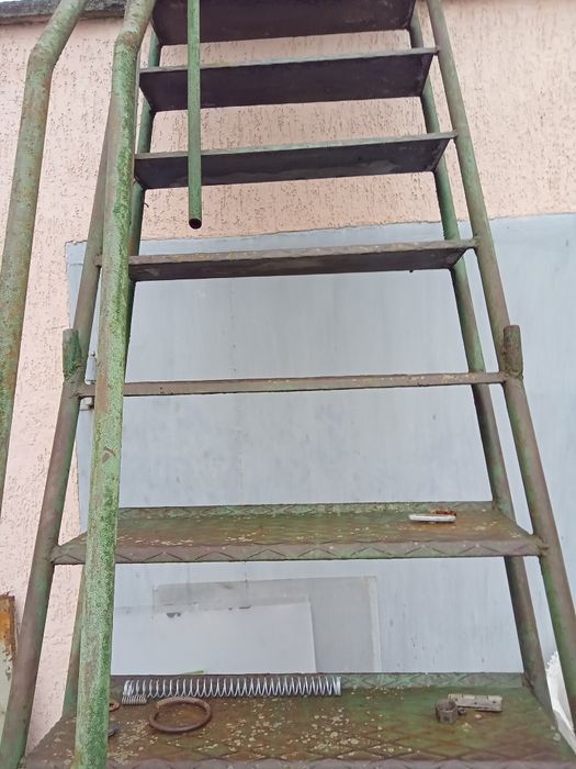 Сходинки на горище