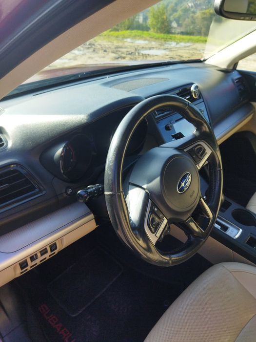 Автомобіль Subaru оutbаск