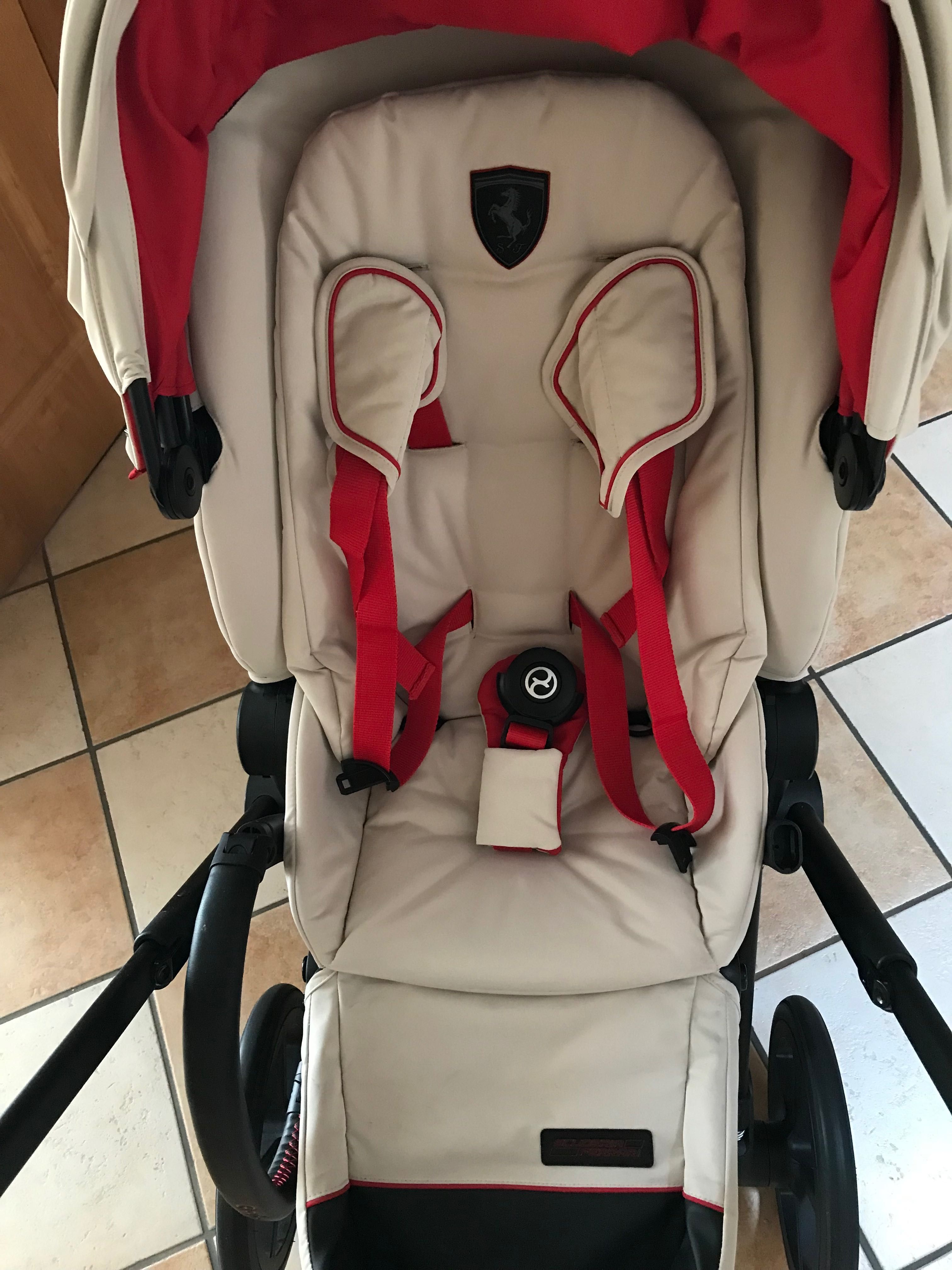 Cybex Priam Ferrari beżowy z gondolą