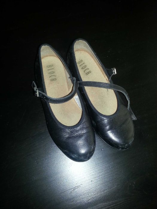 Sapatos de sapateado, em pele, da marca Bloch