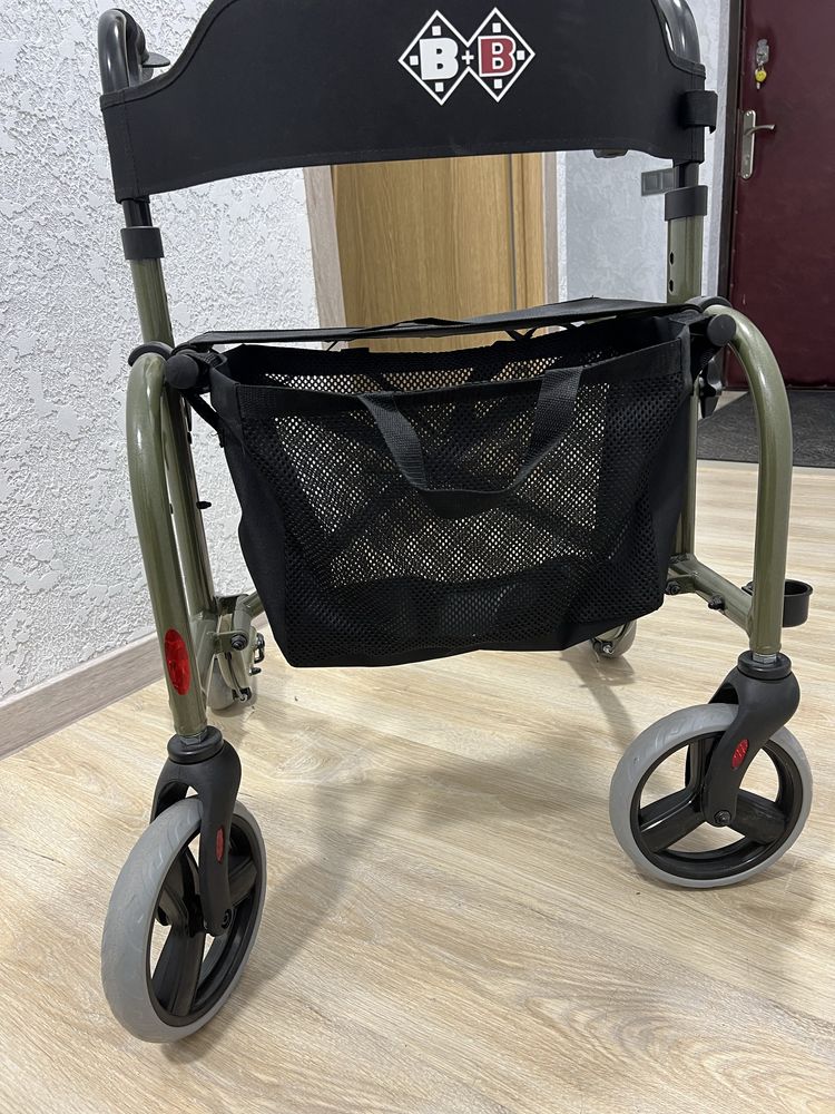 Ходунки для інвалідів