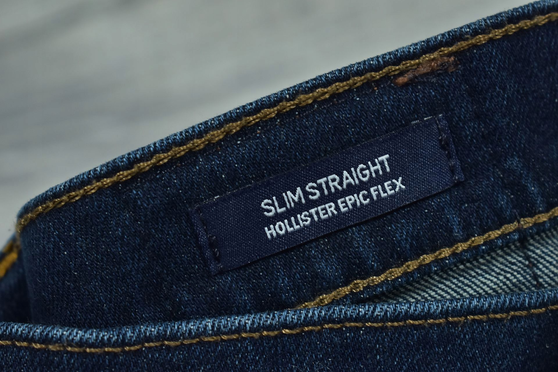HOLLISTER Epic Flex Slim Straight Spodnie Jeansy Męskie W33 L32