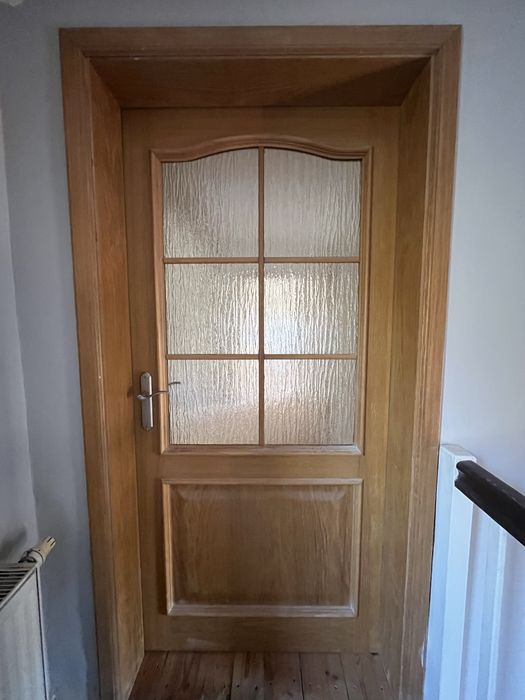 Drzwi drewniane z ościeżnicą