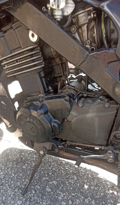 Kawasaki GPZ 500S (Mota do filme "Top Gun")