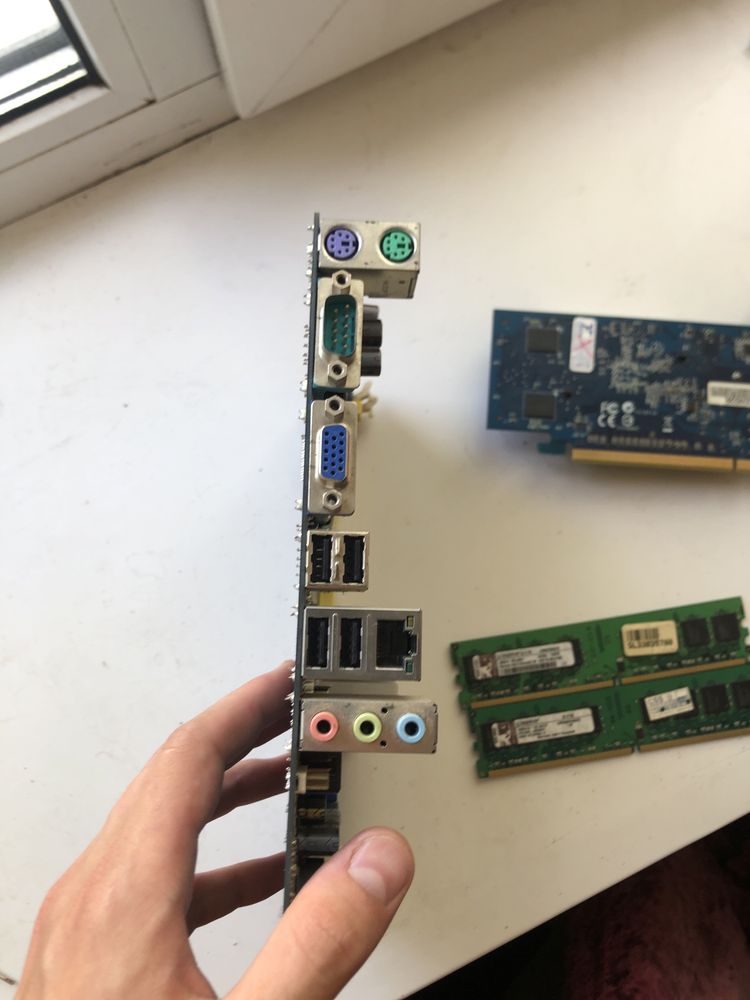 Asrock g31M-VS2+ intel pentium 4 531 3.00 GHz +3gb kingston