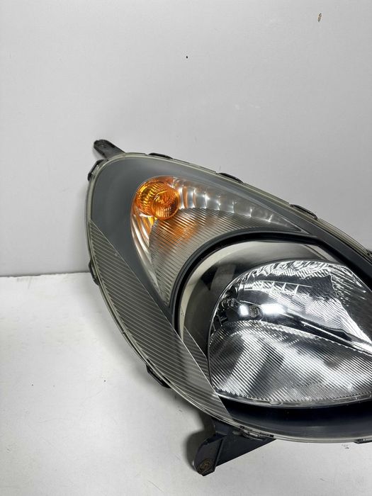 Toyota Yaris I Verso  Lampa Przednia Prawa Lewa Europa cena za 1st