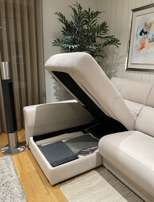 Sofá com chaise longue