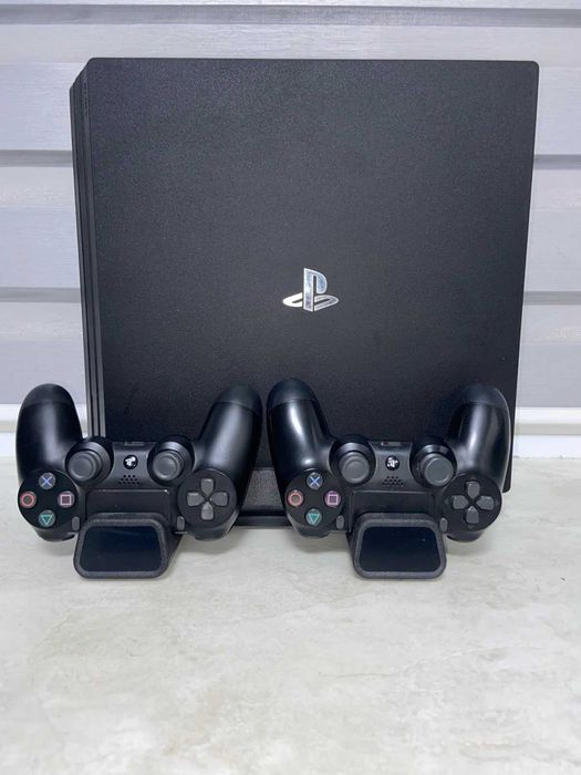 Консоль Sony PlayStation 4 PRO 1TB + два Геймпада