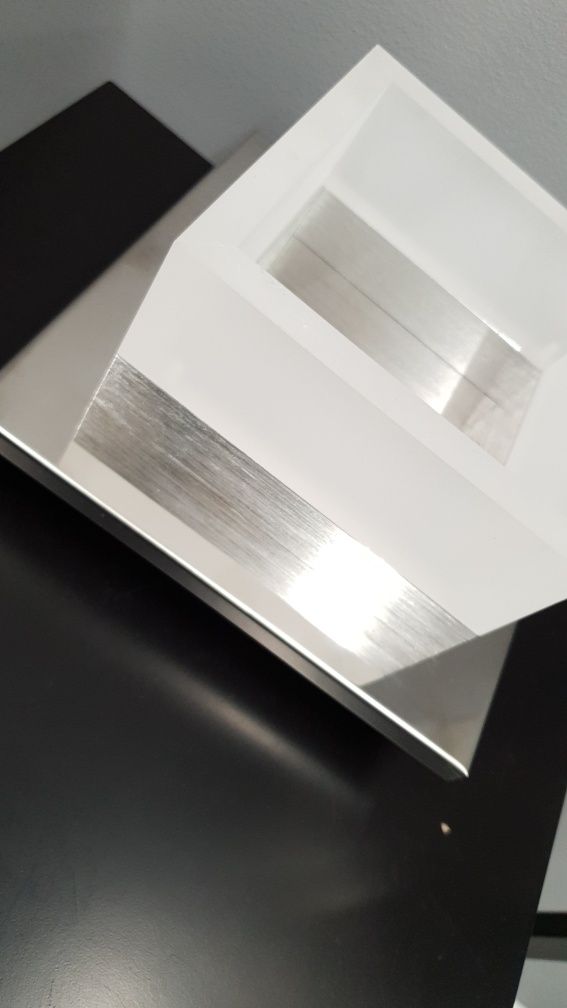 Lampa LED sufitowa oryginalny design