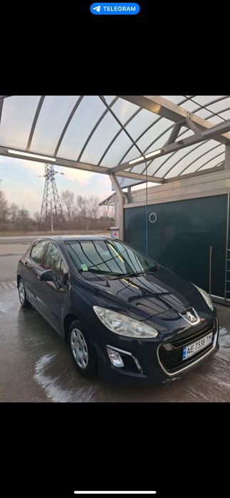 Машина пежо /308