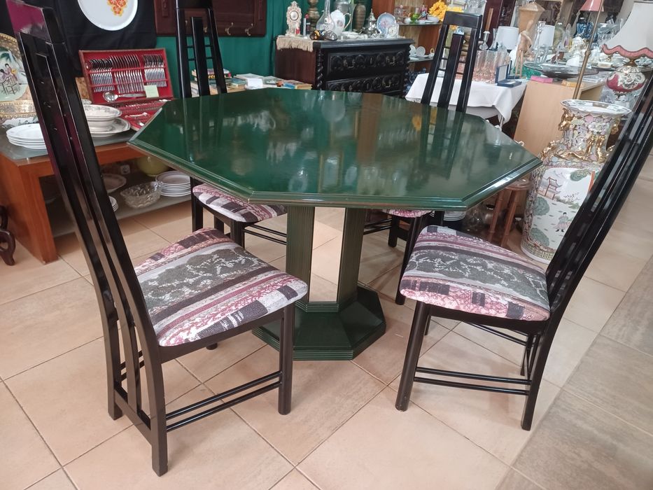 Conjunto lacado  mesa 4 cadeiras