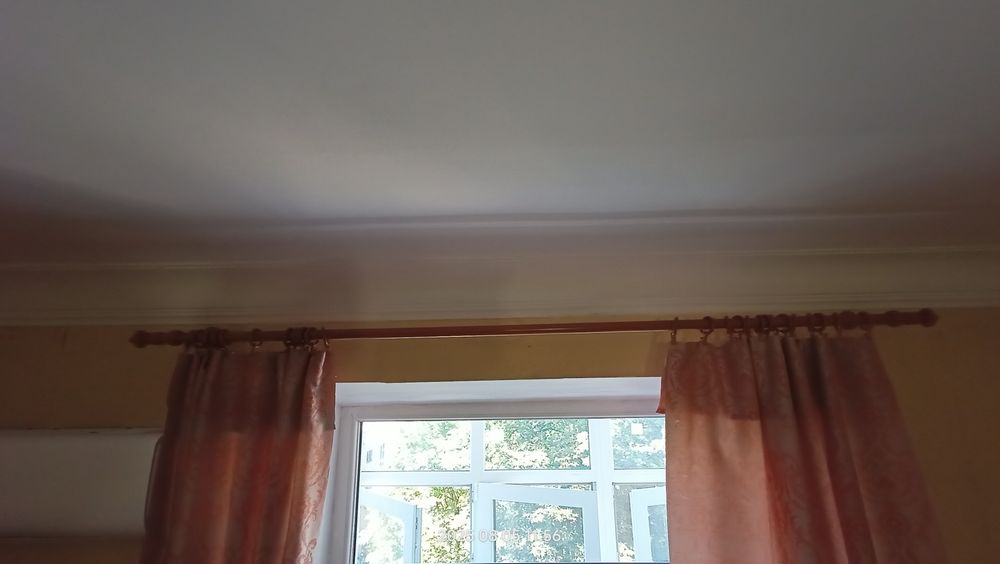 Карниз металевий, труба.