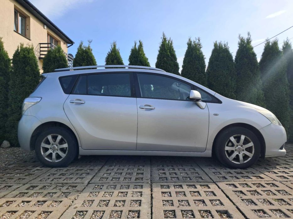Toyota VERSO 2.0 D4D 2010r