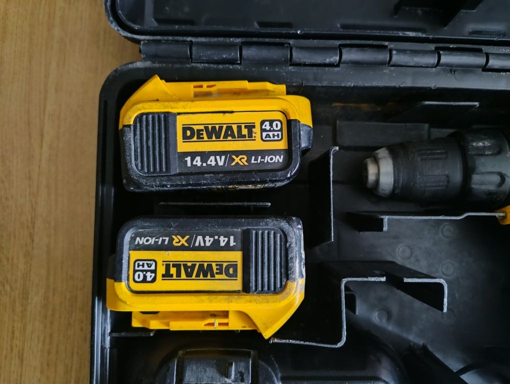 Wkrętarka DeWalt DCD730M2