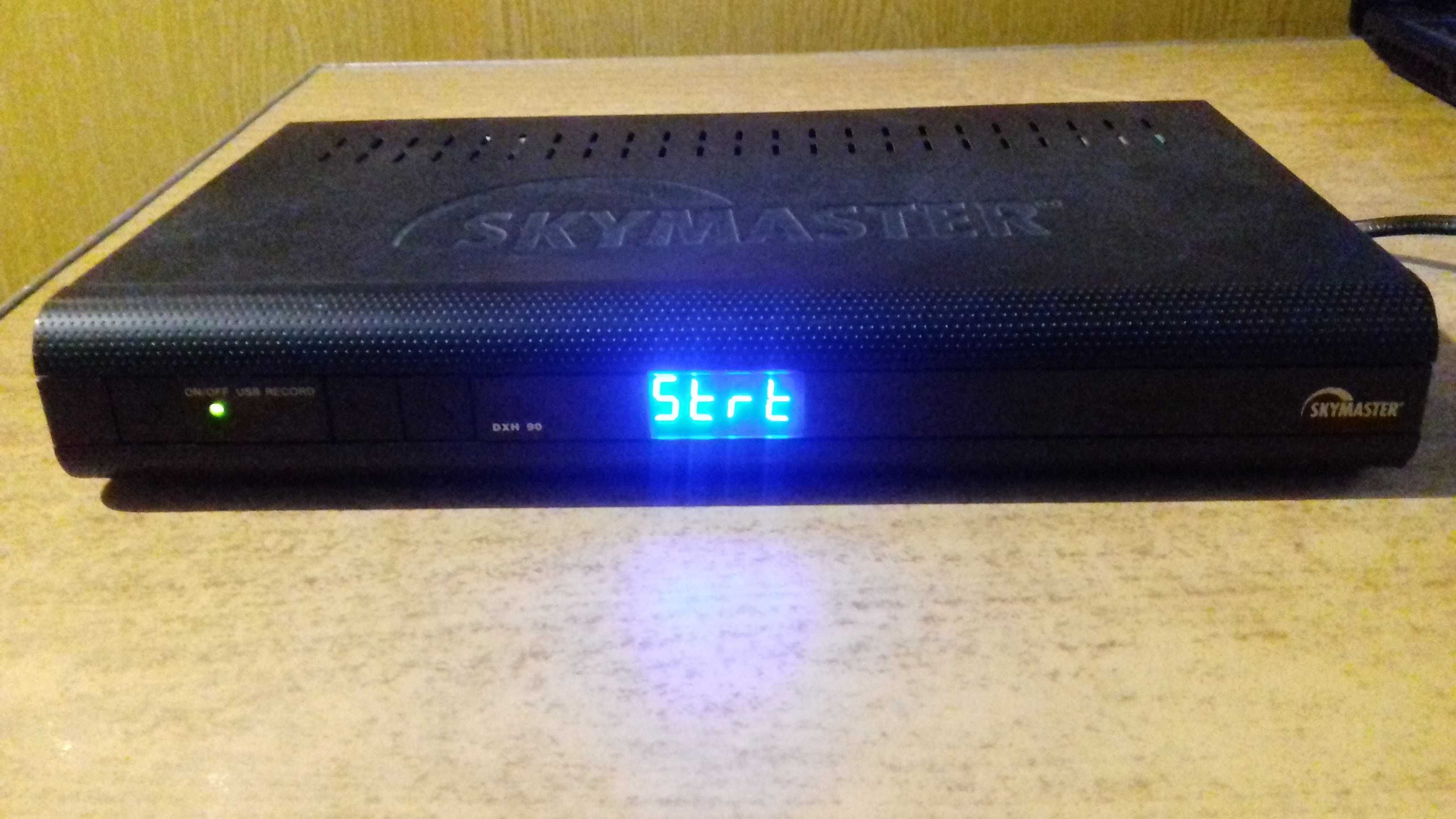 Спутниковый тюнер (рессивер) Skymaster DXH 90 HDTV (Германия).