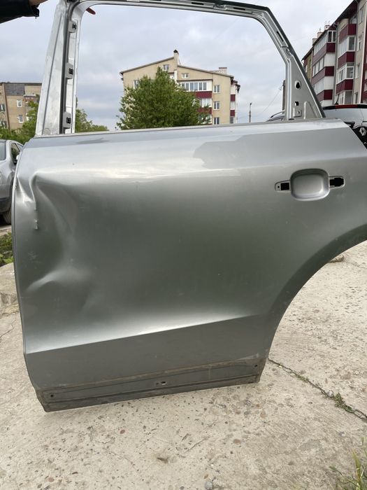 Дверка ліва пасажирська Audi Q5