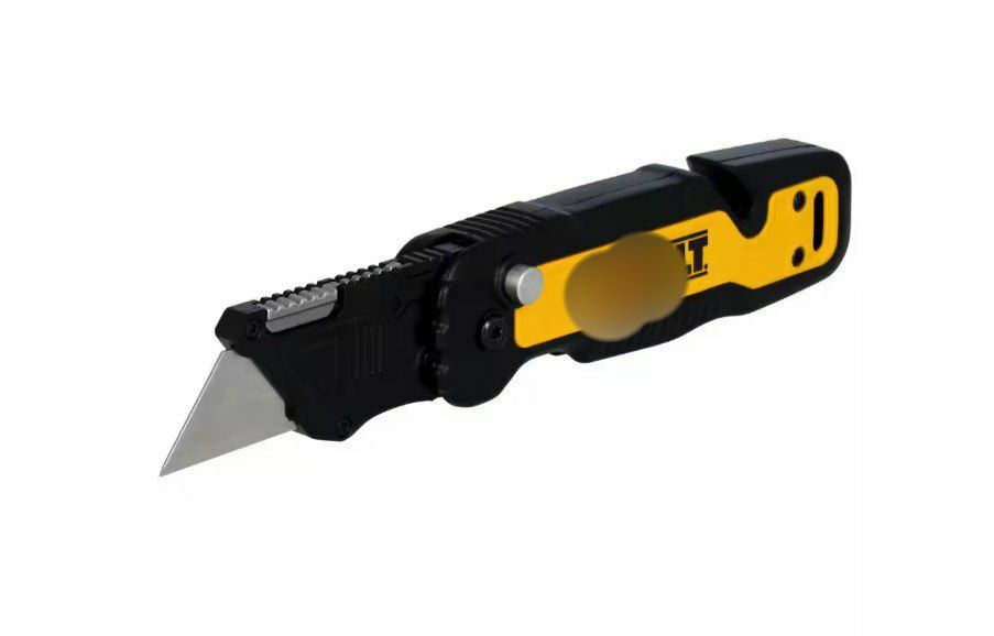 Нож Dewalt DWHT10992 Push and Flip с отсеком для хранения 5 лезвий.