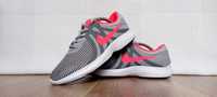 Nike Revolution 4, damskie obuwie sportowe, roz. 38