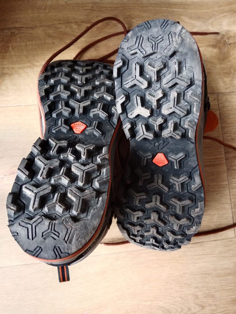 Buty trekkingowe męskie QUECHUA FORCLAZ MT100 skóra wodoodporne. r 42