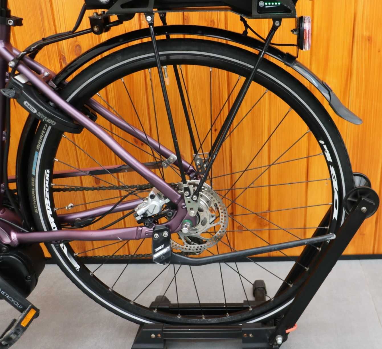 Rower elektryczny Cocchi. D 48. Na Boschu