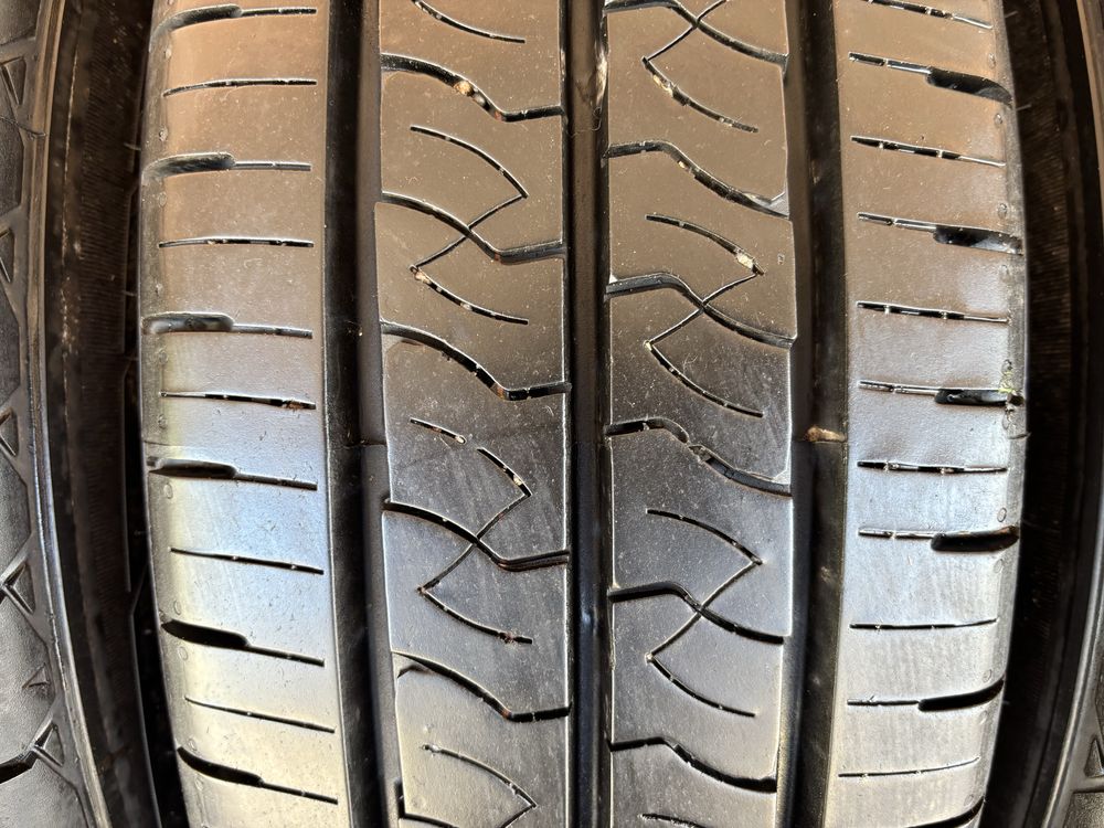 Пара літніх шин 195/70R15c Kumho