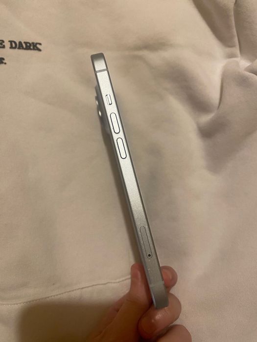 iPhone 15 - 128GB