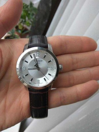 Новые часы Tissot ,200м ,сапфир,гарантия.чек, куплены в Швейцарии