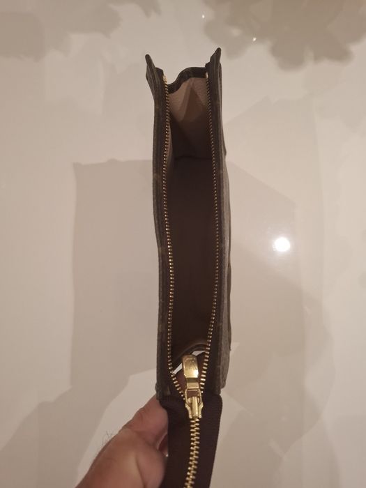 Necessaire Louis Vitton