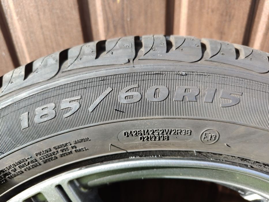 Felgi po renowacji z oponami letnimi  185/60/15