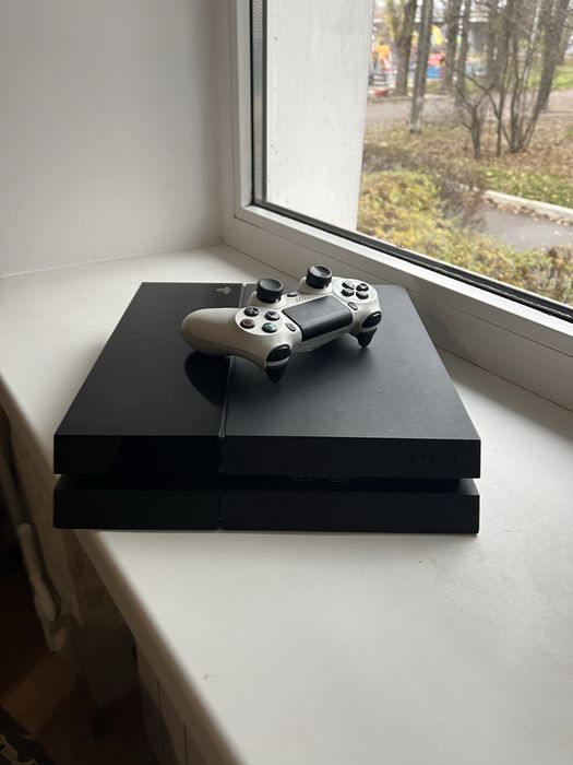 Продається пс4 фат