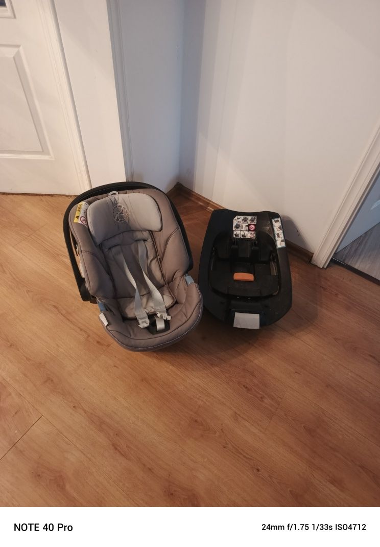 Cybex Nosidełko  i baza do samochodu