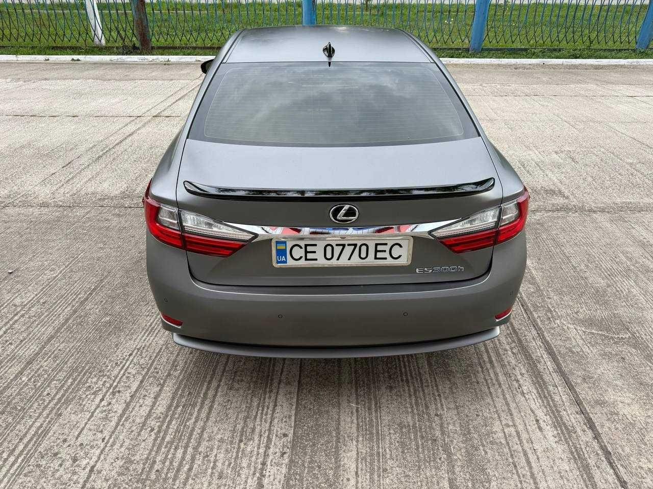 Lexus ES 300H 2016  (23.700$)
