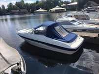Катер Bayliner 212 CU 2003 року випуску США