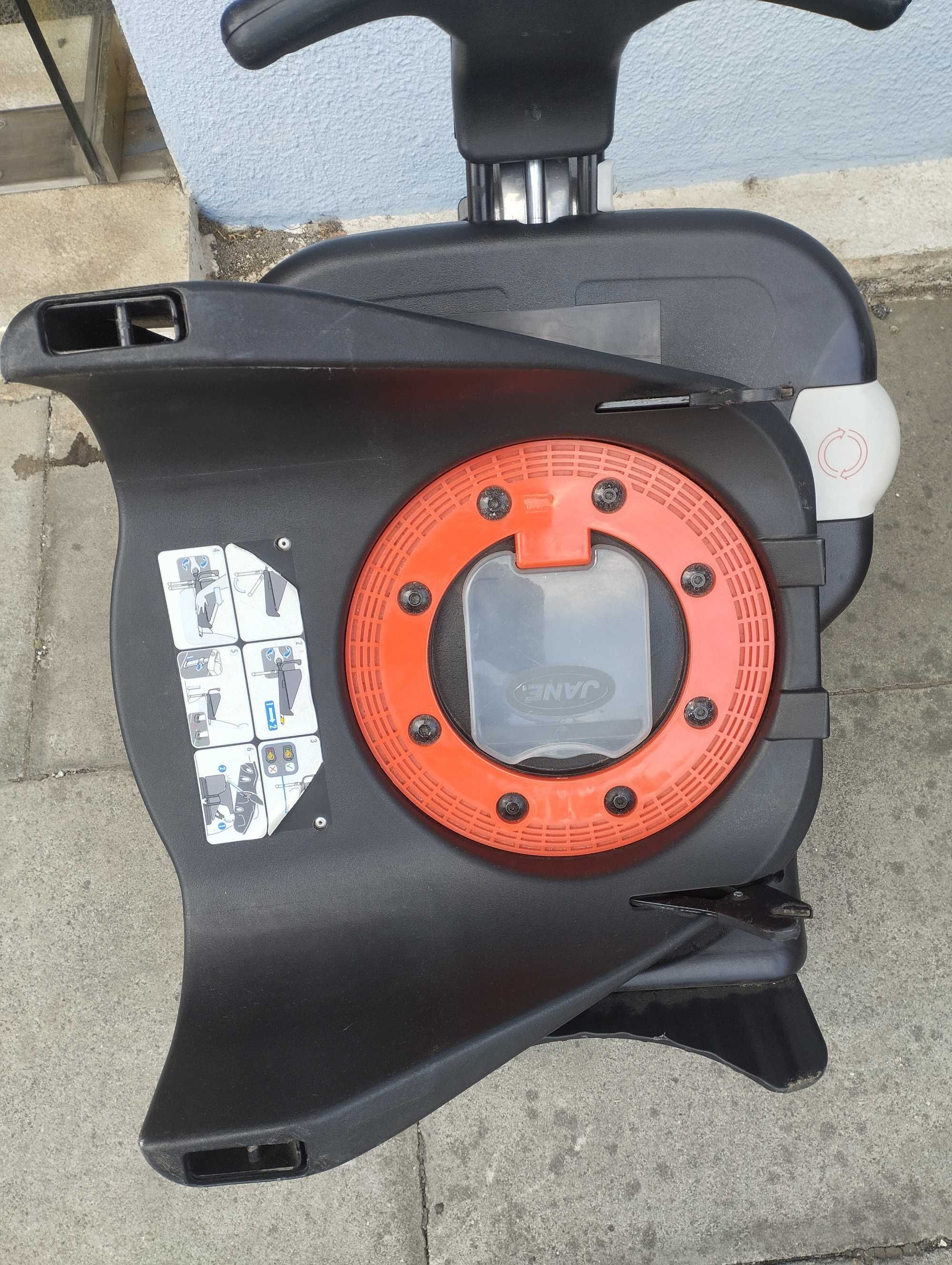 Carrinho bebé trio com isofix