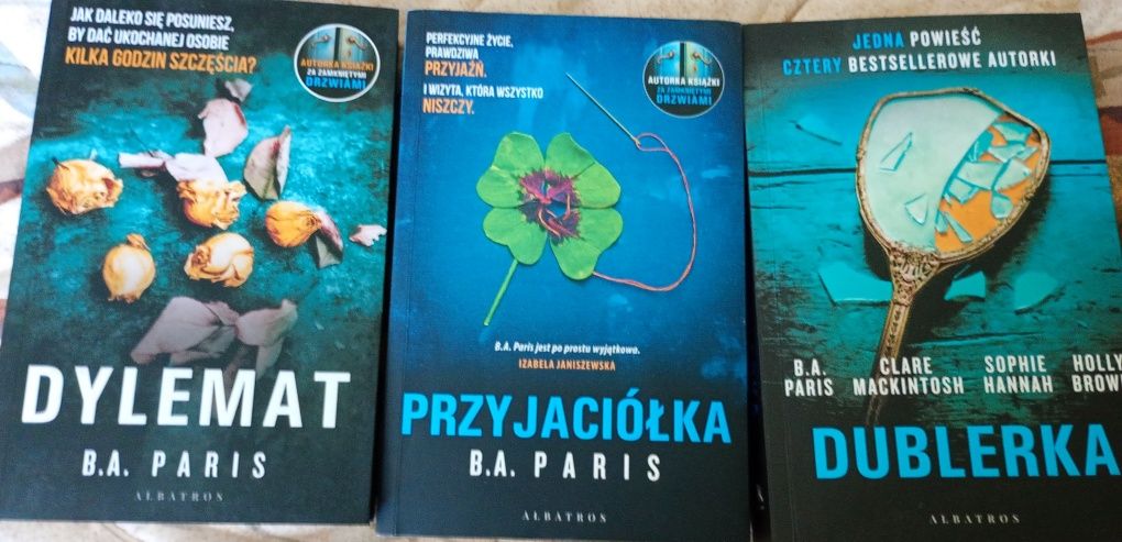 Zestaw trzech  książek